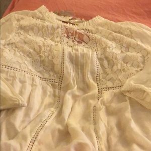 Red Camel White Blouse Size Small